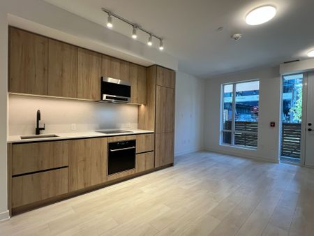 For Lease - 119 Broadway Avenue, Toronto, Ontario - Photo 4