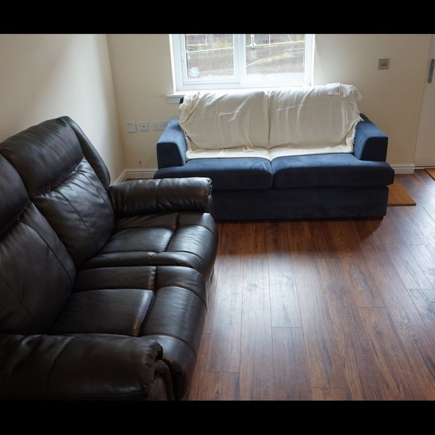 2 Bed End Terrace, Milligan Drive, EH16 - Photo 1