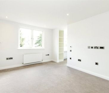 4 bedroom end of terrace house to rent - Photo 5