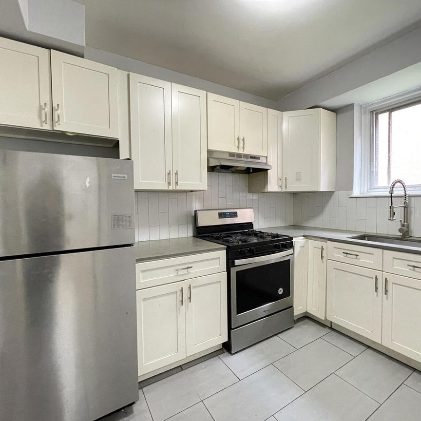 3 chambres - 5025 Avenue Macdonald, Montréal - Photo 1