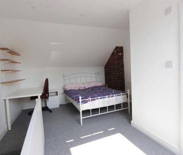 4 bedroom terraced house to rent - Photo 5