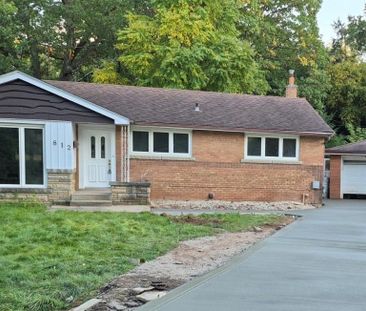 For Lease - 812 Tanager Avenue, Burlington, Ontario - Photo 3