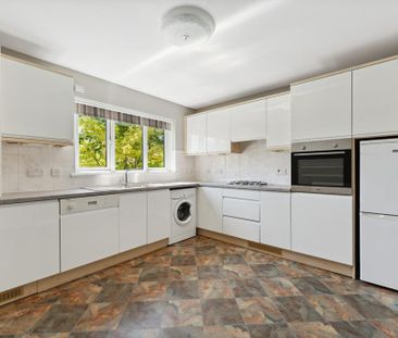 3 bedroom apartment to rent - Photo 2