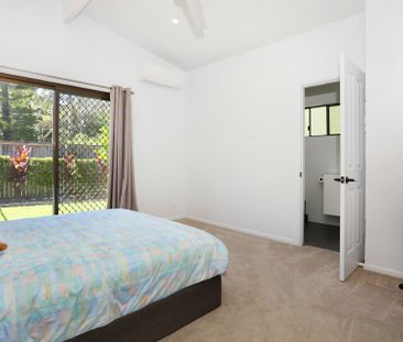 5 BEDROOM HOME WITH FREE STANDING ONE BEDROOM GRANNY - Photo 6