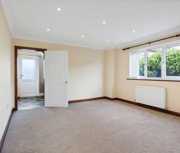 3 bedroom Detached Bungalow to let - Photo 5