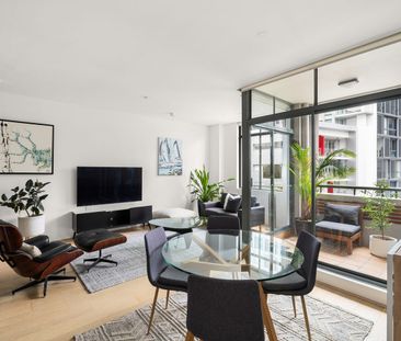 Stylish Furnished Warehouse Apartment - Photo 2