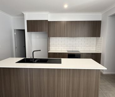 13 Dover Street, Spring Mountain QLD 4300 - House For Rent | Domain - Photo 5