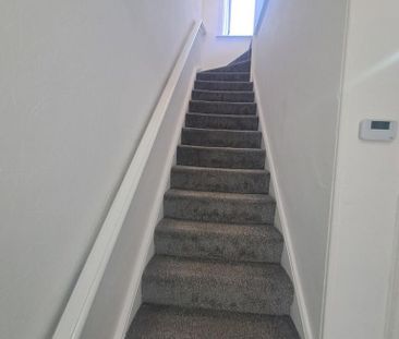 2 bedroom terraced house to rent - Photo 2
