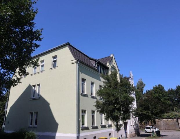 Tolle Dachgeschoss-Wohnung mit EBK und SP ! - Foto 1