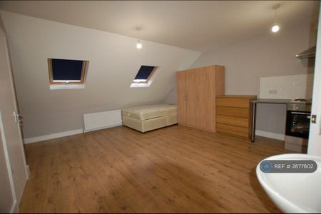 Studio to rent - Photo 3