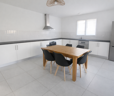 Location Maison 4 pièces 95m² OLLIOULES 83190 - Photo 6