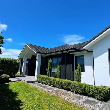 Luxury Flagstaff Living – Spacious 5-Bedroom Family Retreat - Photo 3