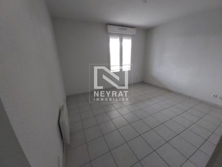 Location Appartement 2 pièces 38m² LE CREUSOT 71200 - Photo 2