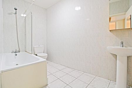 1 bedroom penthouse to rent - Photo 4