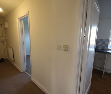 Herriotts Lane, Wellingborough, Northants, NN8 - Photo 2