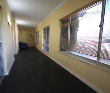 Adelphi Tce (H54), Glenelg – Room E - Photo 2