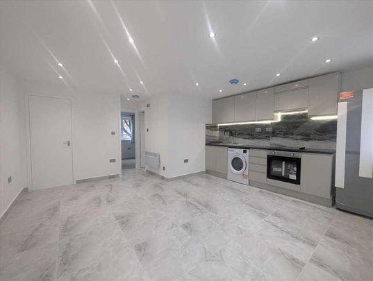 Burrell Close, Edgware, HA8 - Photo 1