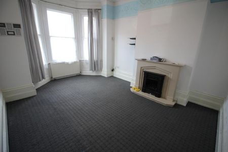 6 bedroom terraced house to rent - Photo 3