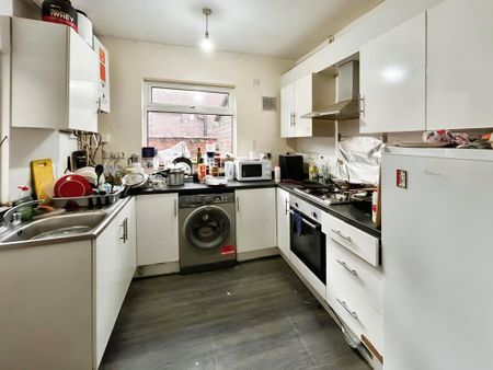 4 bedroom terraced house to rent - Photo 4
