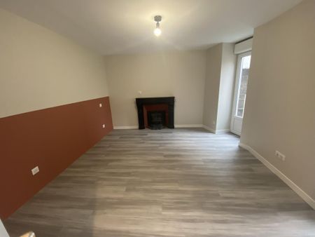 Location Appartement 2 pièces 62m² LE CREUSOT 71200 - Photo 3
