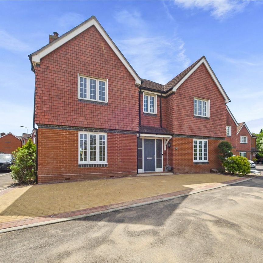 Elk Path, Three Mile Cross, Reading, Berkshire, RG7 - Photo 1
