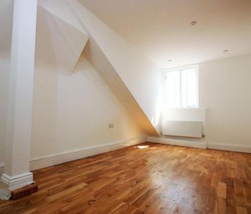 4 bedroom flat to rent - Photo 2