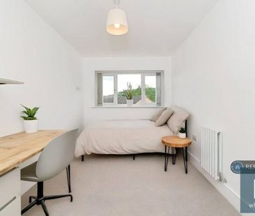 Bellcote Drive, Moldgreen, Huddersfield, HD5 - Photo 4