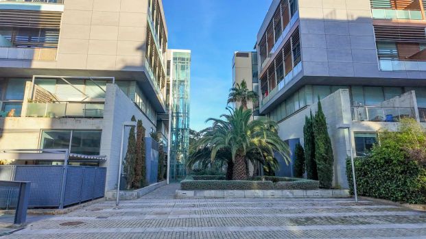 Dúplex de alquiler en De la Creu Roja, Barrio de la Luz - Photo 1