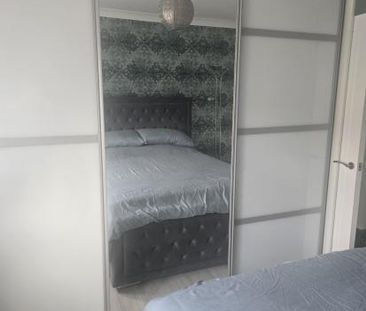 Large furnished double with enough suite - Photo 1