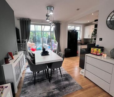 3 bedroom semi-detached house to rent - Photo 3