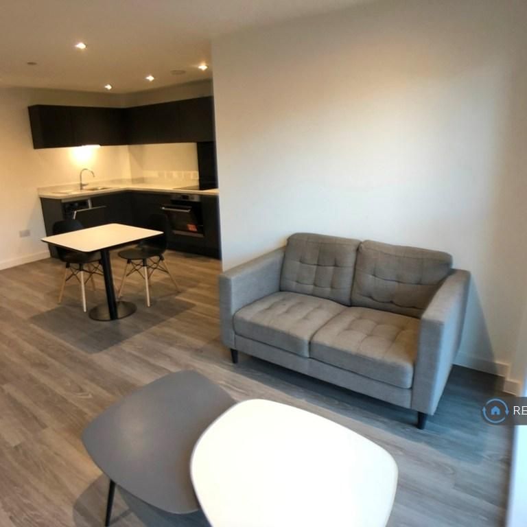 1 bedroom flat to rent - Photo 1