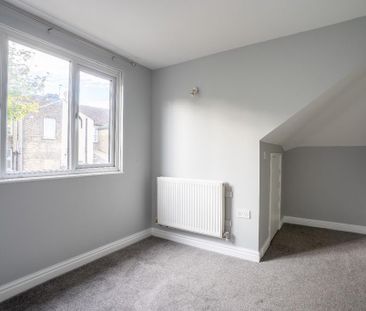 3 bedroom semi-detached house to rent - Photo 3