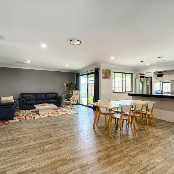 Spacious Family Haven in Quiet Location - Photo 1