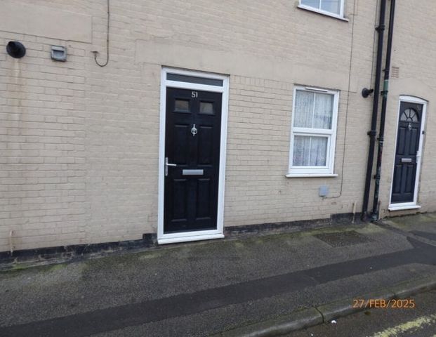 Milton Road West, Lowestoft - Photo 1