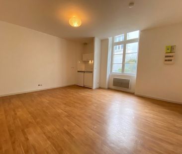 Location Appartement 1 Pièce 30 m² - Photo 1