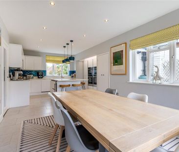 4 bedroom detached house to rent - Photo 3