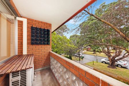 Modern and Bright Two-Bedroom Apartment in the Heart of Lane Cove - Photo 5