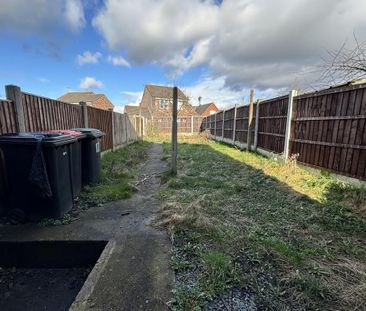 3 bedroom semi-detached house to rent - Photo 4