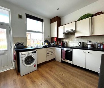 1 bedroom in a house share to rent - Photo 6