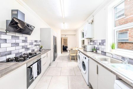 5 bedroom terraced house to rent - Photo 5