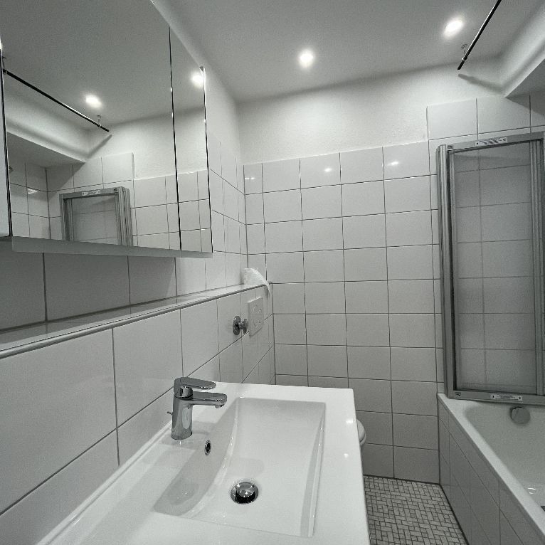 Wohnen im Kaiserviertel, helle neu renovierte ca. 81 m² Wohnung im 4. OG! - Photo 1