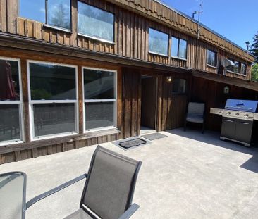 2367 Arbot Road – Upper - Photo 4