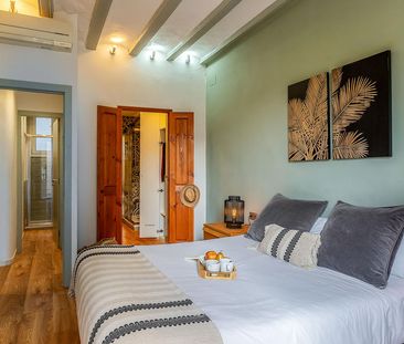 Bright 2-Bedroom Apartment with Balcony in the Heart of Las Ramblas - Photo 5