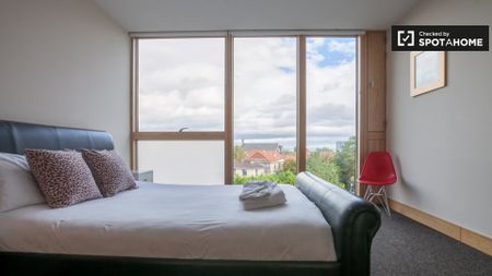 2-bedroom apartment to rent in Merrion, Dublin - Photo 3