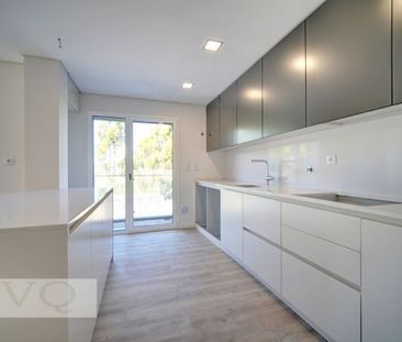 2 room luxury Apartment for rent in Cascais, Portugal - Photo 5