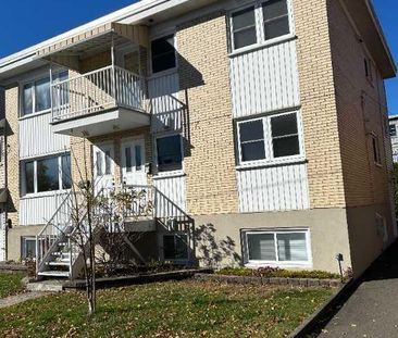 4 1/2 entièrement repeint - 2 chambres - Maizerets - 1200 $/mois - Photo 3