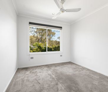 Stylish 3 bedroom home - Photo 4