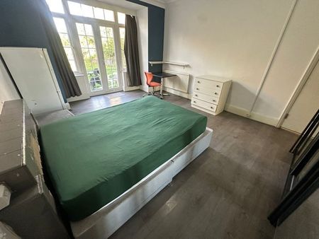 Room in a Shared House, Hendon Lane, N3 - Photo 4
