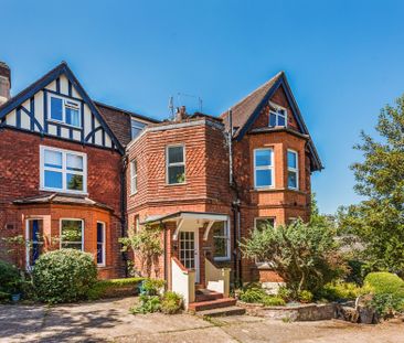 To Let 3 Bedroom Flat - Photo 5