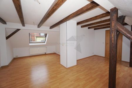 Romantische Dachgeschoss-Wohnung mit Sichtbalken - Photo 5